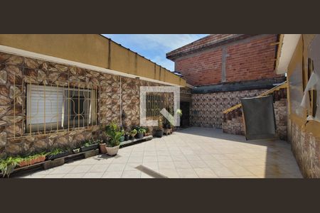 Casa para alugar com 150m², 3 quartos e 3 vagas Casa para alugar com 150m², 3 quartos e 3 vagasÁrea Comum
