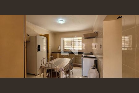 Casa para alugar com 150m², 3 quartos e 3 vagas Casa para alugar com 150m², 3 quartos e 3 vagasCozinha
