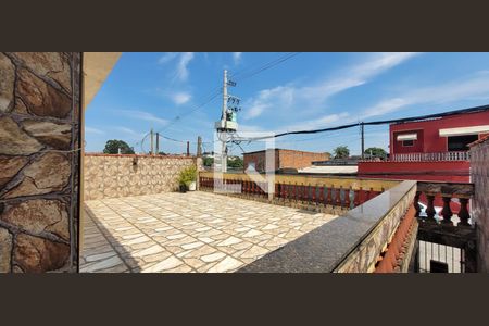 Casa para alugar com 150m², 3 quartos e 3 vagas Casa para alugar com 150m², 3 quartos e 3 vagasÁrea Comum Laje Garagem
