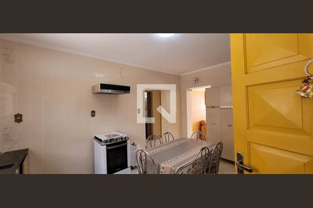 Casa para alugar com 150m², 3 quartos e 3 vagas Casa para alugar com 150m², 3 quartos e 3 vagasCozinha