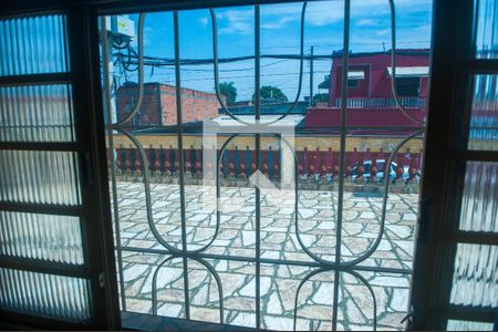 Sala - Janela de casa para alugar com 3 quartos, 150m² em Vila Ferreira, Itaquaquecetuba