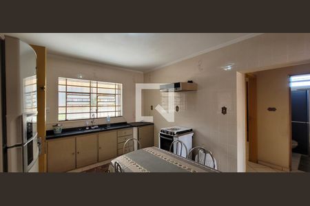 Casa para alugar com 150m², 3 quartos e 3 vagas Casa para alugar com 150m², 3 quartos e 3 vagasCozinha