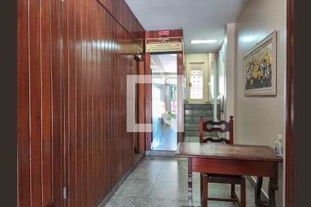 Apartamento para alugar com 80m², 2 quartos e sem vagaFachada e portaria