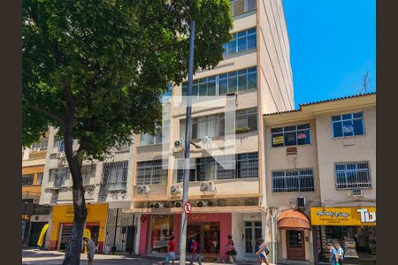 Apartamento para alugar com 80m², 2 quartos e sem vagaFachada e portaria