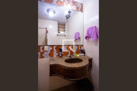 Apartamento à venda com 132m², 3 quartos e sem vagaBanheiro da Suíte