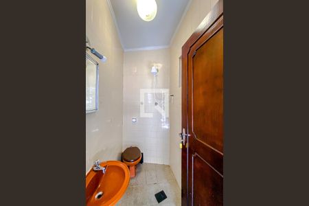 Casa à venda com 360m², 3 quartos e 8 vagasBanheiro de serviço