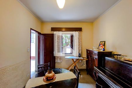 Casa à venda com 360m², 3 quartos e 8 vagasQuarto externo