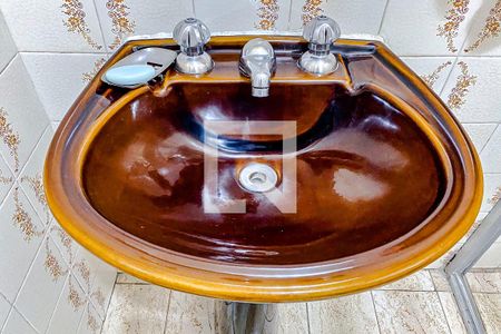 Casa à venda com 360m², 3 quartos e 8 vagasBanheiro 2