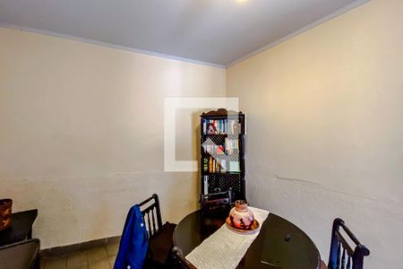 Casa à venda com 360m², 3 quartos e 8 vagasQuarto externo