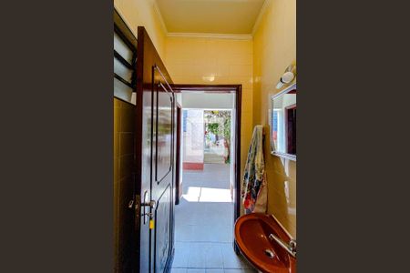 Casa à venda com 360m², 3 quartos e 8 vagasBanheiro de serviço