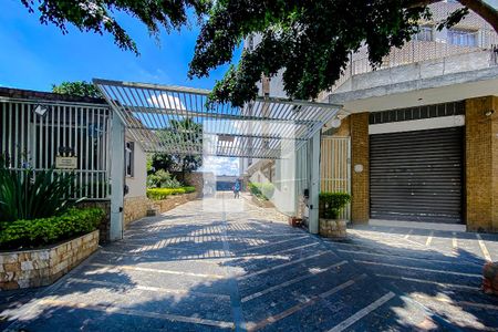 Apartamento à venda com 72m², 2 quartos e 1 vagaFachada