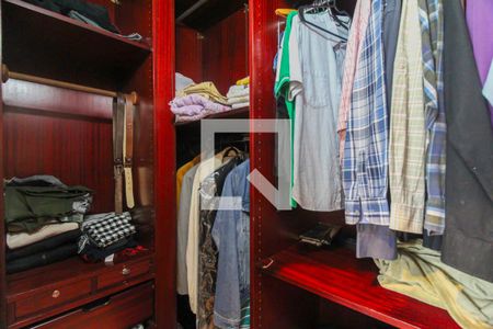 Apartamento à venda com 136m², 4 quartos e 2 vagas Apartamento à venda com 136m², 4 quartos e 2 vagasCloset da suíte