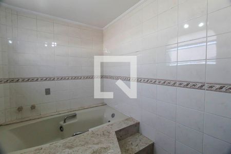 Apartamento à venda com 136m², 4 quartos e 2 vagas Apartamento à venda com 136m², 4 quartos e 2 vagasBanheiro da Suíte