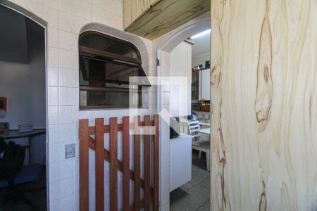 Apartamento à venda com 136m², 4 quartos e 2 vagas Apartamento à venda com 136m², 4 quartos e 2 vagasÁrea de Serviço