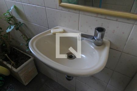 Apartamento à venda com 136m², 4 quartos e 2 vagas Apartamento à venda com 136m², 4 quartos e 2 vagasBanheiro de Serviço