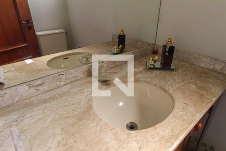Apartamento à venda com 136m², 4 quartos e 2 vagas Apartamento à venda com 136m², 4 quartos e 2 vagasBanheiro de Serviço