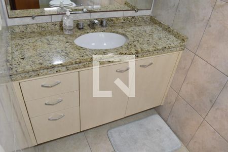 Casa para alugar com 350m², 3 quartos e 4 vagasBanheiro Suíte 2