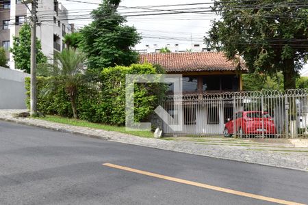 Casa para alugar com 350m², 3 quartos e 4 vagasFachada