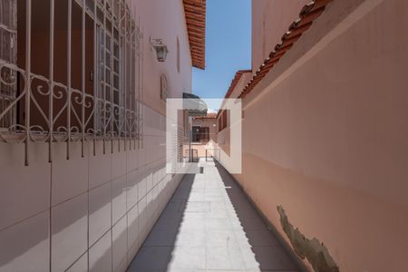 Casa à venda com 363m², 6 quartos e 4 vagasCorredor Lateral 2