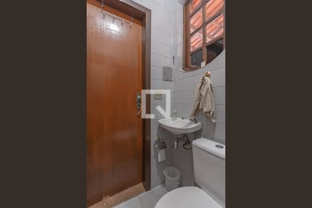 Casa à venda com 363m², 6 quartos e 4 vagasBanheiro de Serviço