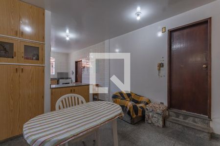Casa à venda com 363m², 6 quartos e 4 vagasCopa