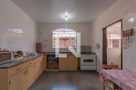 Casa à venda com 363m², 6 quartos e 4 vagasCozinha