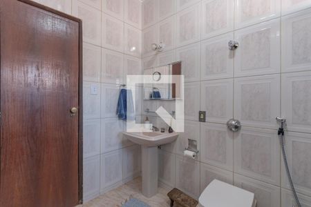 Casa à venda com 363m², 6 quartos e 4 vagasBanheiro Social