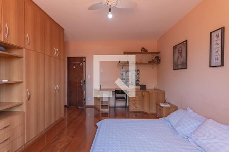 Casa à venda com 363m², 6 quartos e 4 vagasQuarto 1