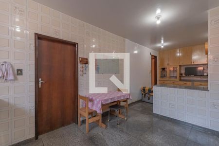 Casa à venda com 363m², 6 quartos e 4 vagasCozinha