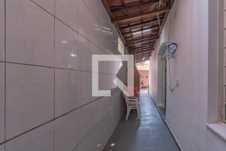 Casa à venda com 363m², 6 quartos e 4 vagasCorredor Lateral 1