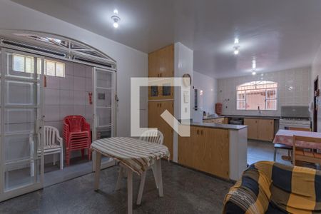 Casa à venda com 363m², 6 quartos e 4 vagasCopa