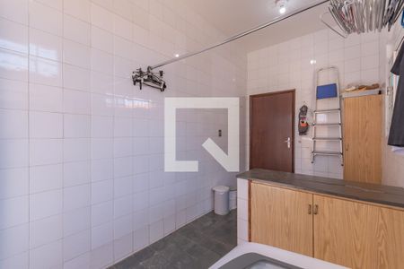 Casa à venda com 363m², 6 quartos e 4 vagasLavanderia