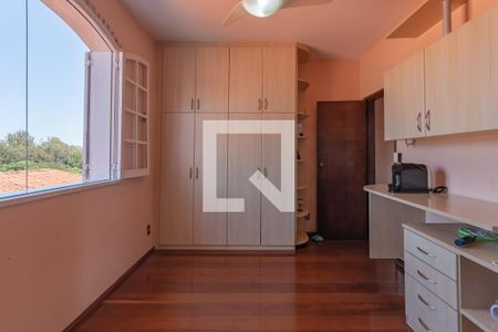 Casa à venda com 363m², 6 quartos e 4 vagasQuarto 3