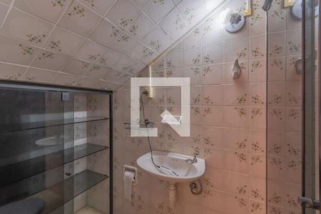 Casa à venda com 363m², 6 quartos e 4 vagasBanheiro Suíte 1