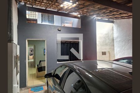 Garagem de casa à venda com 3 quartos, 180m² em São João Batista, Belo Horizonte