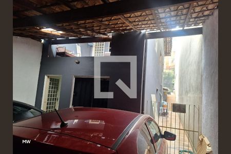Garagem de casa à venda com 3 quartos, 180m² em São João Batista, Belo Horizonte