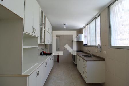 Apartamento para alugar com 190m², 3 quartos e 2 vagasCozinha