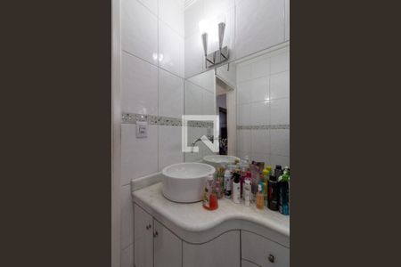 Casa à venda com 210m², 3 quartos e 4 vagasBanheiro