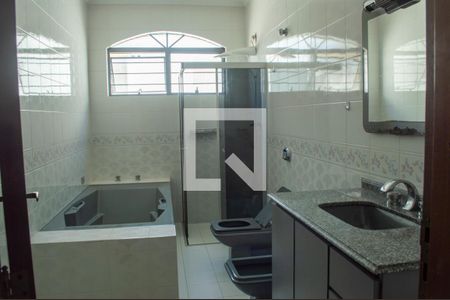 Casa para alugar com 250m², 3 quartos e 4 vagas Casa para alugar com 250m², 3 quartos e 4 vagasBanheiro