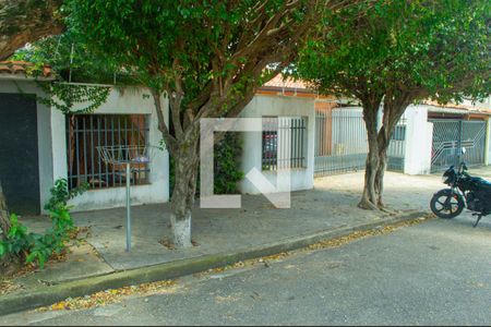 Casa para alugar com 250m², 3 quartos e 4 vagas Casa para alugar com 250m², 3 quartos e 4 vagasFachada