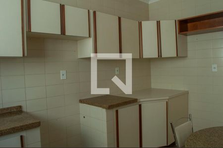 Casa para alugar com 250m², 3 quartos e 4 vagas Casa para alugar com 250m², 3 quartos e 4 vagasCozinha