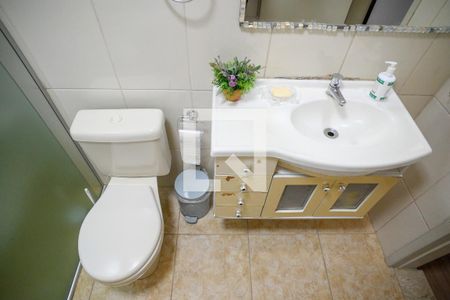 Casa à venda com 120m², 2 quartos e 2 vagas Casa à venda com 120m², 2 quartos e 2 vagasBanheiro