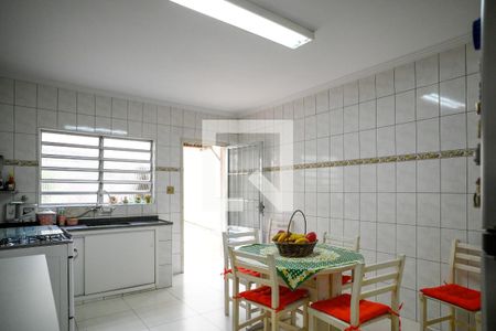 Casa à venda com 120m², 2 quartos e 2 vagas Casa à venda com 120m², 2 quartos e 2 vagasCozinha