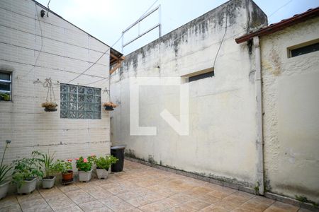 Casa à venda com 120m², 2 quartos e 2 vagas Casa à venda com 120m², 2 quartos e 2 vagasQuintal