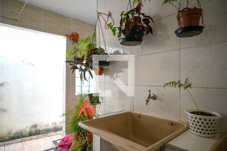 Casa à venda com 120m², 2 quartos e 2 vagas Casa à venda com 120m², 2 quartos e 2 vagasÁrea de Serviço