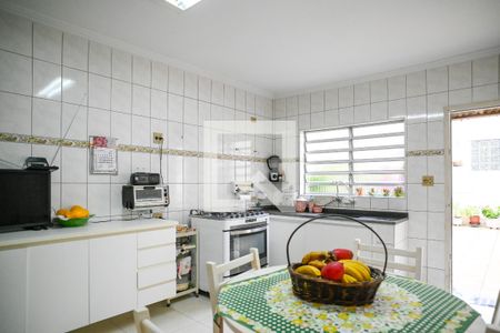 Casa à venda com 120m², 2 quartos e 2 vagas Casa à venda com 120m², 2 quartos e 2 vagasCozinha