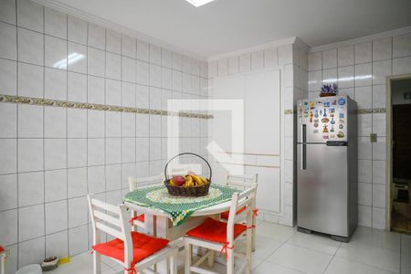 Casa à venda com 120m², 2 quartos e 2 vagas Casa à venda com 120m², 2 quartos e 2 vagasCozinha