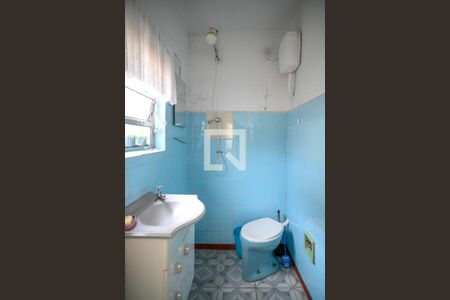 Casa à venda com 120m², 2 quartos e 2 vagas Casa à venda com 120m², 2 quartos e 2 vagasBanheiro de Serviço