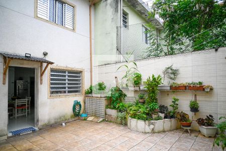 Casa à venda com 120m², 2 quartos e 2 vagas Casa à venda com 120m², 2 quartos e 2 vagasQuintal