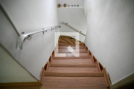 Escada de casa à venda com 2 quartos, 120m² em Vila Moraes, São Paulo